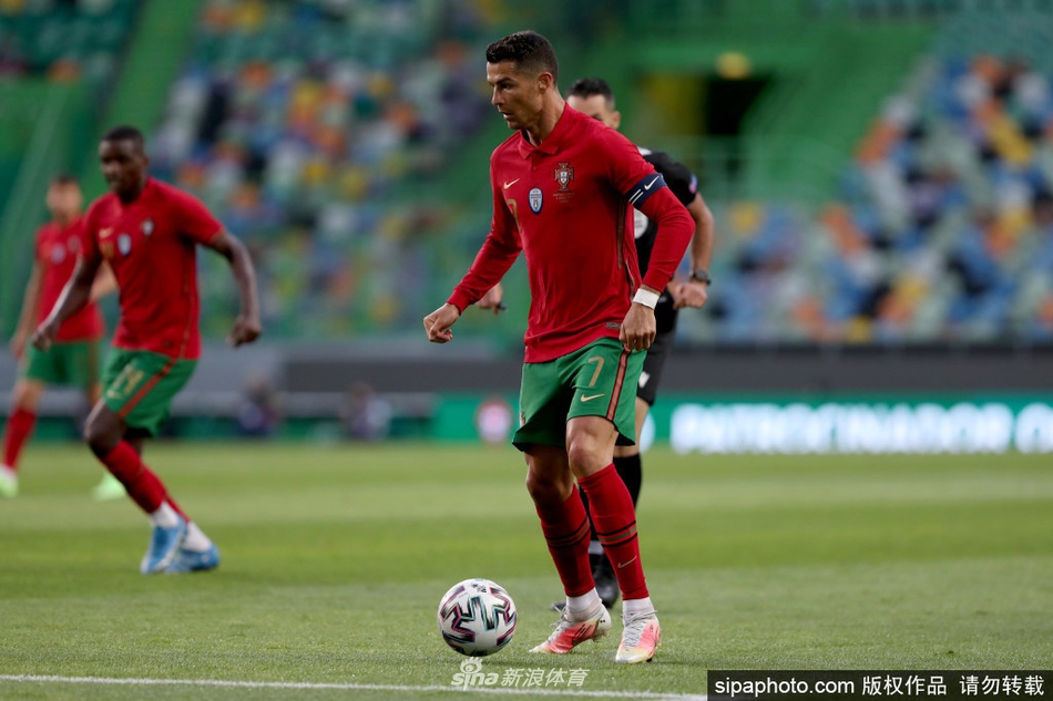 官方：英冠牛津聯(lián)租借切爾西20歲中場馬托斯，租期至本賽季結(jié)束