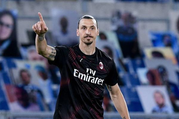 魅力四射！性感名媛Anastasia觀戰(zhàn)湖人 布朗尼&格里芬是其粉絲