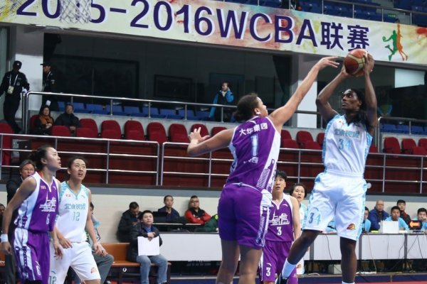 14年亞冠小組賽蒙哥馬利曾作客工體，補時階段飛鏟張呈棟染黃