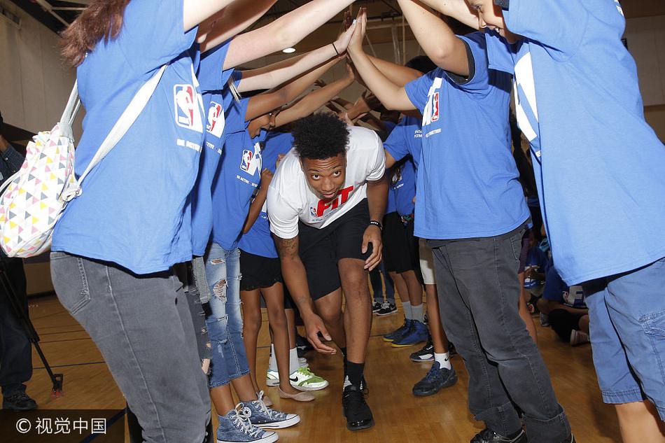 典型三球式表現(xiàn)！拉梅洛·鮑爾半場10中2&三分4中0 得到4分3板6助