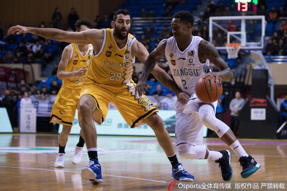 彈無虛發(fā)！戴維恩·米切爾6中6得16分3板12助 正負值+37領跑全場