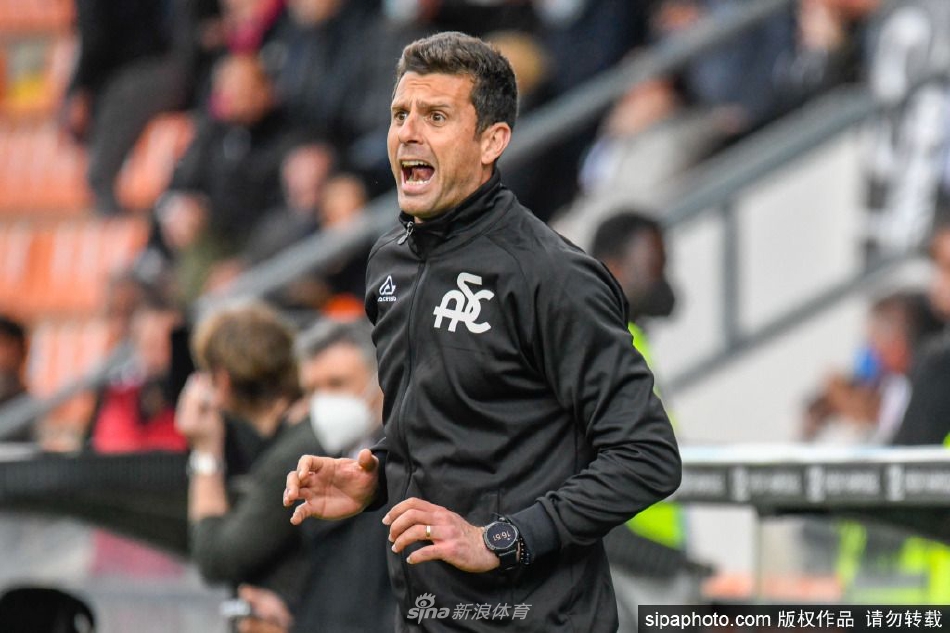 [流言板]班凱羅全場8投5中，得到20分8籃板6助攻1封蓋