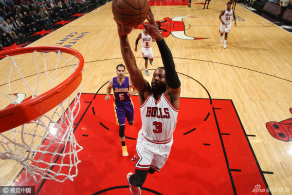 火藥味！追夢霍蘭德對抗后發(fā)生口角，隨后被隊友拉開