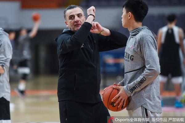 滿面春風(fēng)！奧爾莫外出就餐被采訪：一切都好，一切都很好??