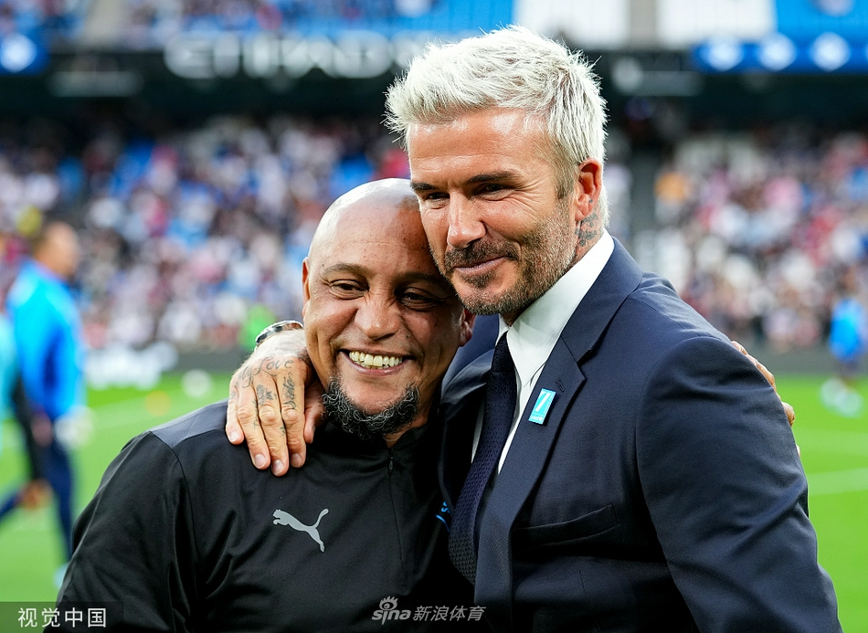 任勞任怨！比爾本場替補出戰(zhàn)，賽中一直面帶笑意