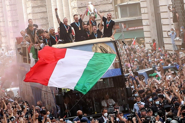 內(nèi)雷斯斷球+精彩小角度破門完成雙響，那不勒斯再下一城