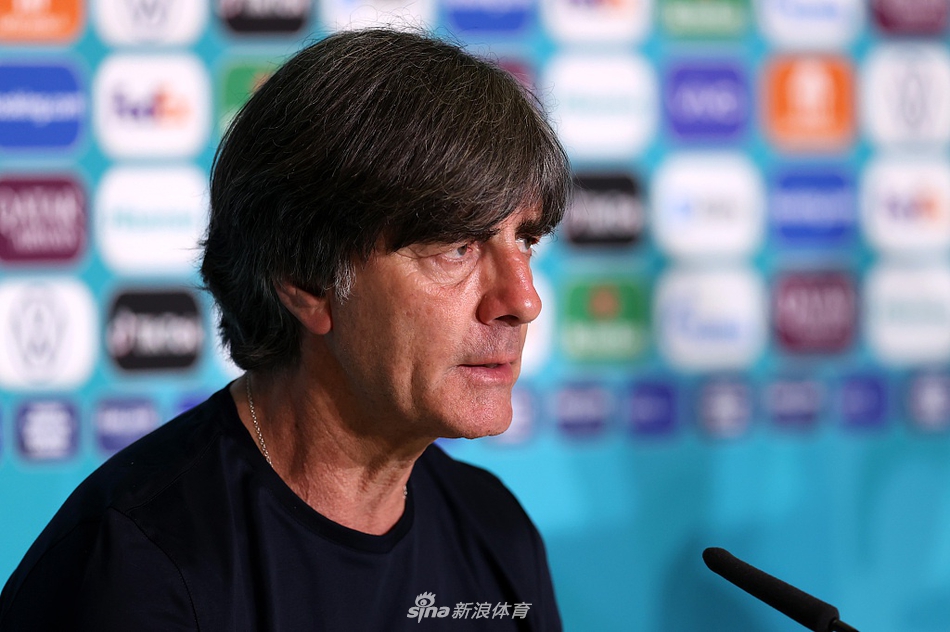 B費在英超已經(jīng)打進65球，葡萄牙球員中僅次于C羅的105球