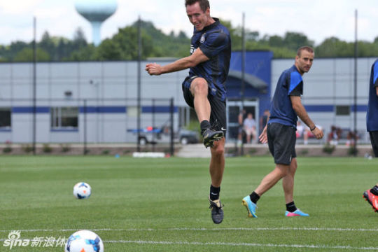 虧炸了??伊薩克夏窗創(chuàng)紀錄1.45億歐加盟，16場3球如今又遭重傷beltalowda                                                          