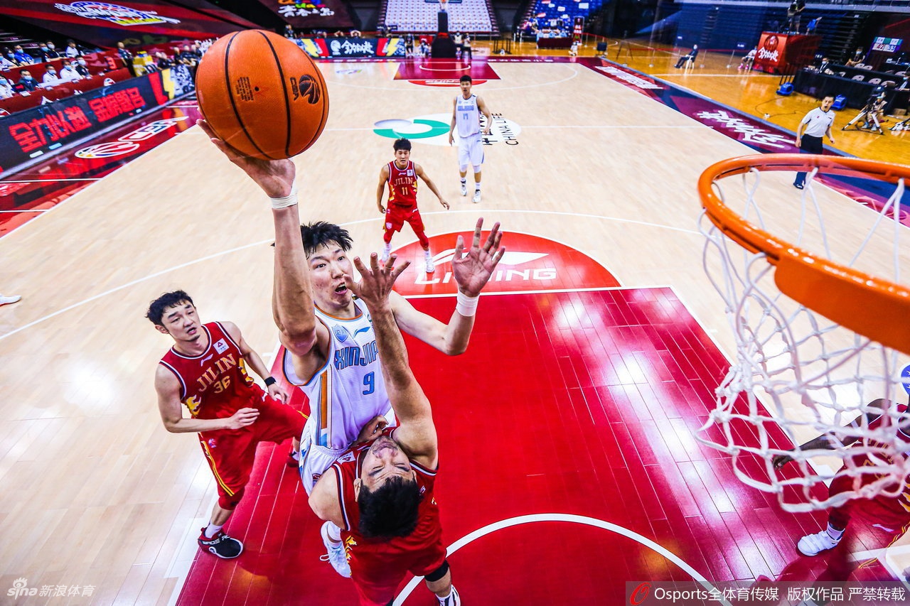 電訊報：森林考慮冬窗提前退租津琴科，并尋找新的左后衛(wèi)