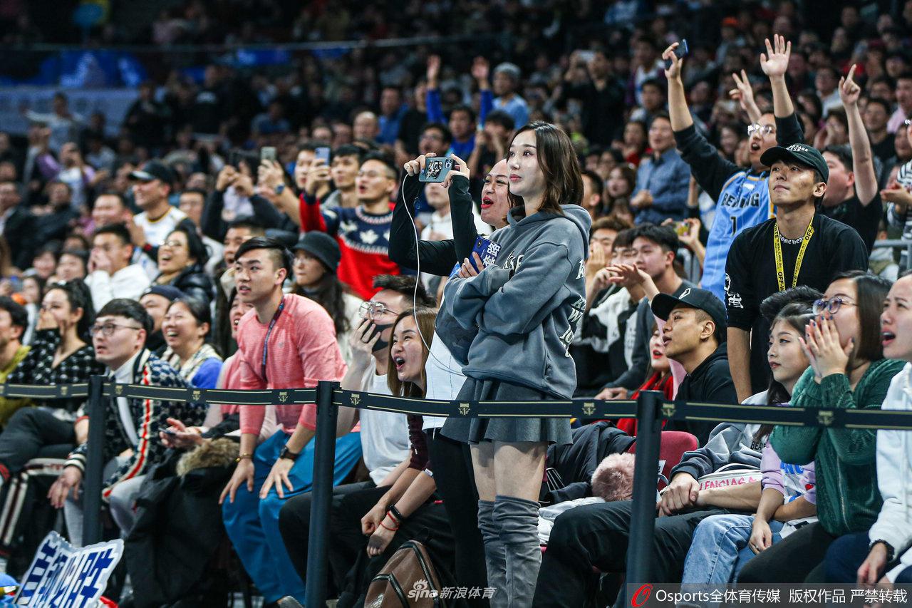 索爾斯克亞現(xiàn)場觀看伊普斯維奇比賽，支持曼聯(lián)前同事麥肯納