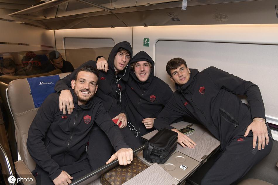 任勞任怨！比爾本場替補出戰(zhàn)，賽中一直面帶笑意