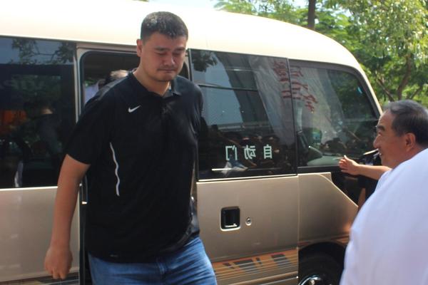 [流言板]太鐵！勇士全場三分45中12命中率27%，太陽35中9命中率26%