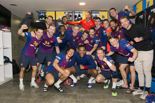 抽象！費蘭單刀射門被撲+倒地補射中橫梁，但被吹越位在先