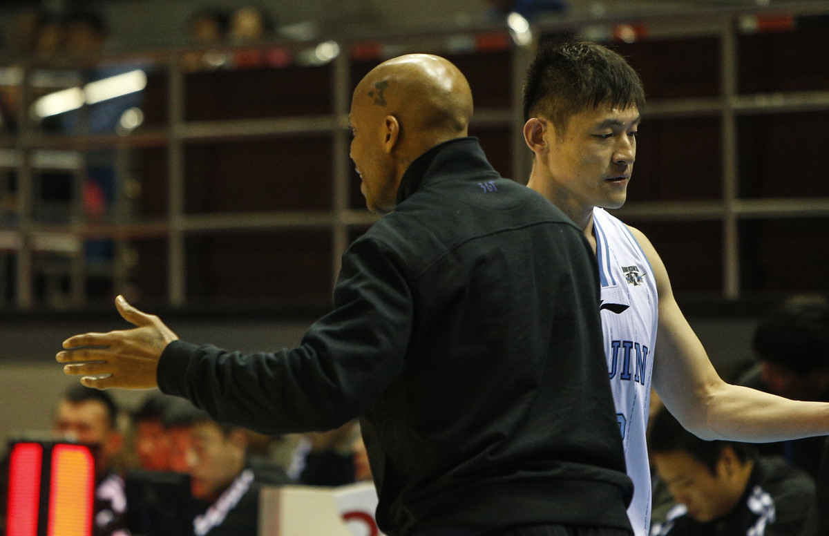 帶刀后衛(wèi)！巴黎再度通過角球配合破門，貝拉爾多頭球得手