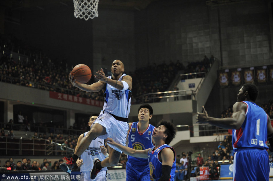 記者：逐漸在泰山站穩(wěn)腳跟的彭嘯，下賽季或沖擊中超最佳青年球員