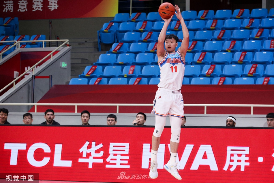 垃圾時間的王！普爾接球命中超遠追身三分