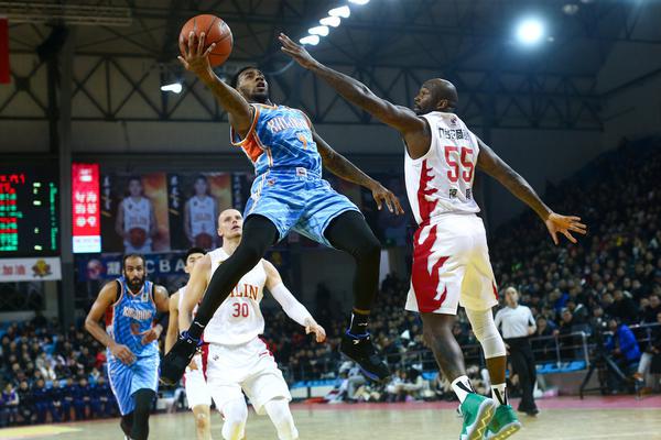 曼聯(lián)vs伯恩茅斯：姆伯莫搭檔庫尼亞，B費、卡塞米羅出戰(zhàn)