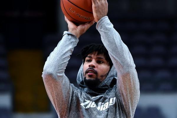 彈無虛發(fā)！戴維恩·米切爾6中6得16分3板12助 正負值+37領跑全場