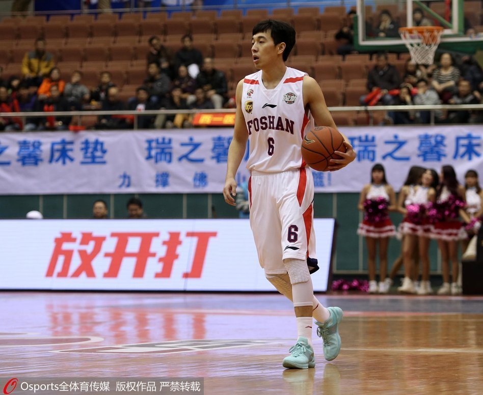 英超榜首榜尾之戰(zhàn)，阿森納對陣狼隊已經(jīng)8連勝，其中6場零封