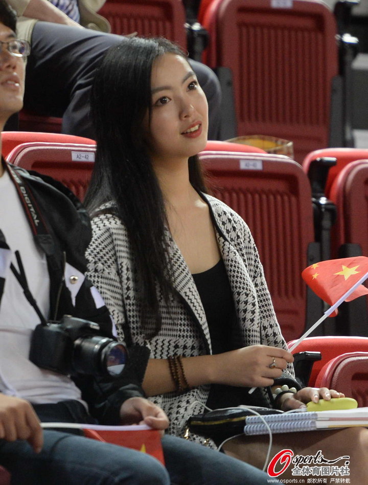 福利對于前期的開局操作來說，可以讓大家開啟更快的升級模式，比如在前期大家可以通過這里的登錄方式來進行簽到，可以通過簽到來直接獲取游戲當中贈送的武將，第一天的話可以給到輸出定位上面的孫策，還有大家在登錄