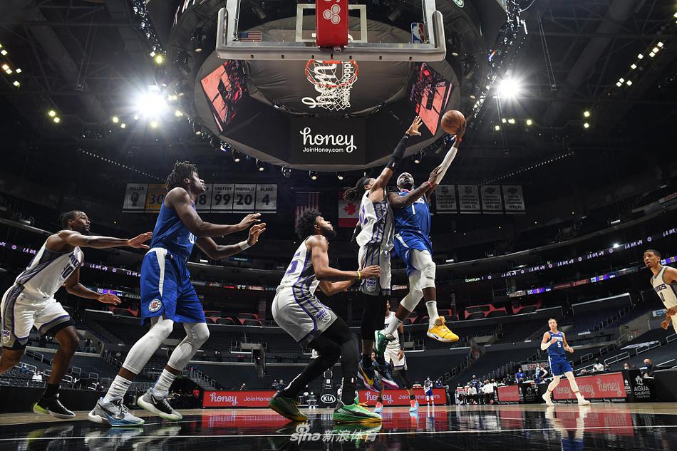 1粒進球1次關鍵傳球，阿德耶米當選多特2-0美因茨全場最佳球員南川源                                                                20