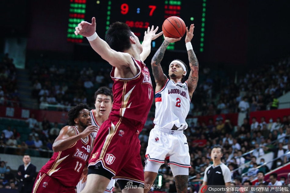 瘋狂贏分！字母哥半場10投8中得18分5板1助2斷 正負值為+15