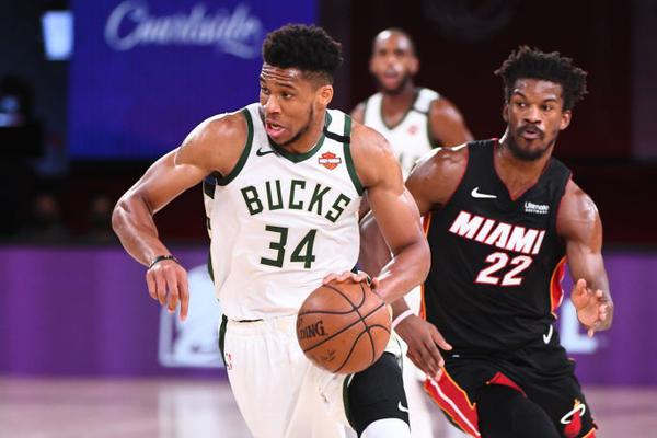 根據(jù)你的實際排名，你可以領取對應的獎勵。通過點擊右上角菜單中的【排名】來查看自己的排名。個人排名：區(qū)服內(nèi)創(chuàng)建的角色等級確定排名順序1. 可以查看游戲區(qū)服內(nèi)排名前100的角色在等級排名、昵稱、公會以及之