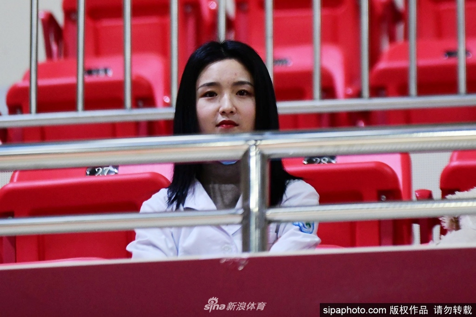 半場戰(zhàn)報：皇馬1