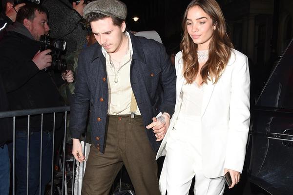 [流言板]輪流發(fā)力！布克借掩護干拔三分也進連拿5分，太陽追至1分