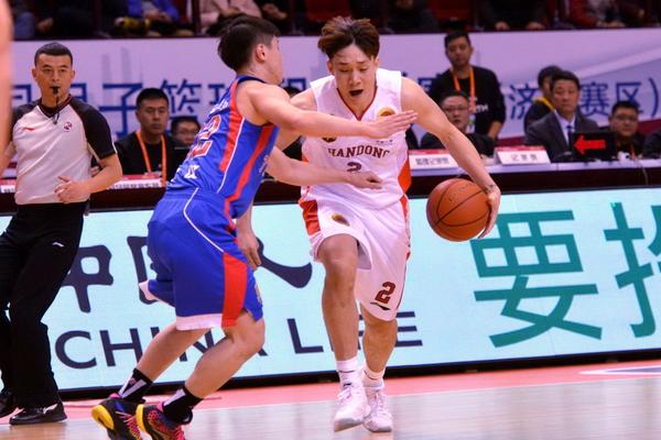 熱那亞vs維羅納：馬利諾夫斯基、洛倫佐