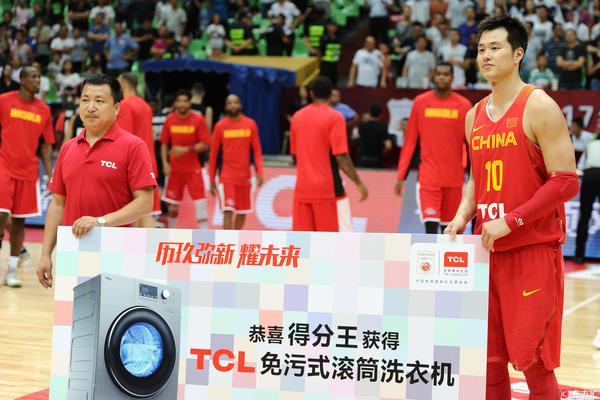 自己來吧！字母哥暴扣&反擊一條龍穿透勇士防線上籃得分