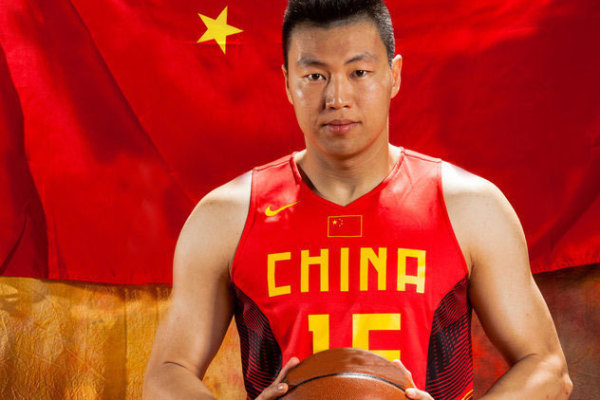 直播吧1月8日訊 NBA常規(guī)賽，黃蜂主場96-97遭猛龍絕殺。本場比賽，黃蜂新秀克尼佩爾手感不再且末節(jié)防守端多次被針對，他出戰(zhàn)32分50秒，17投4中三分11中3），得到11分8籃板3助攻1蓋帽，正負