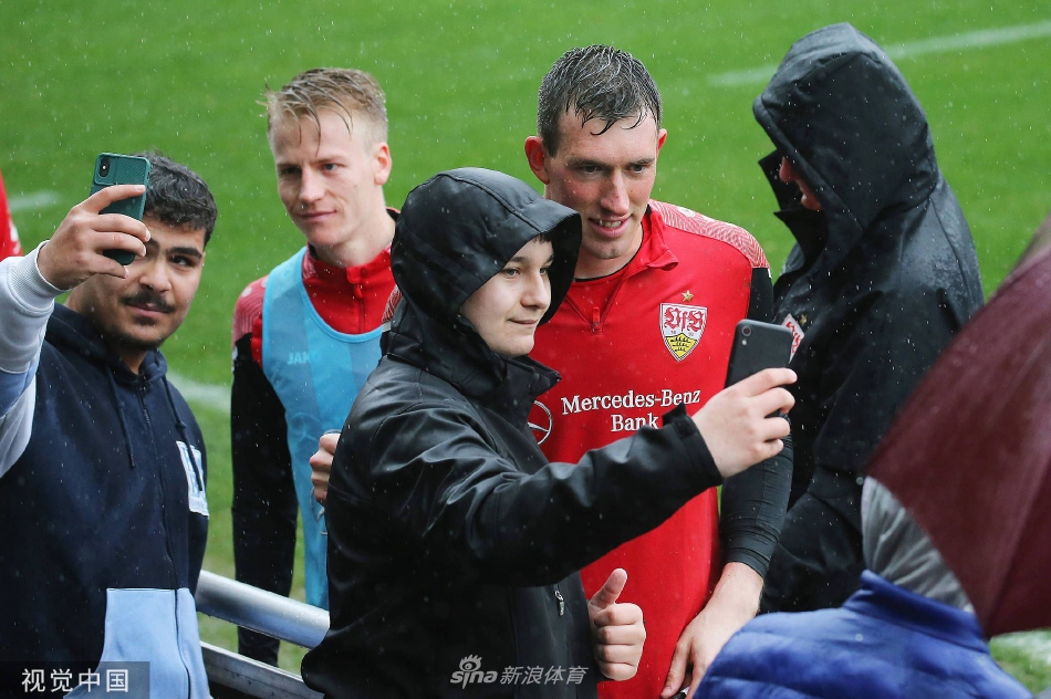 內(nèi)雷斯斷球+精彩小角度破門完成雙響，那不勒斯再下一城