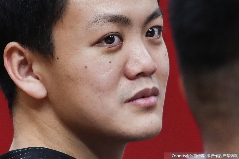 記者：成都和徐正源差不多好聚好散了，經(jīng)紀人推給了北京國安