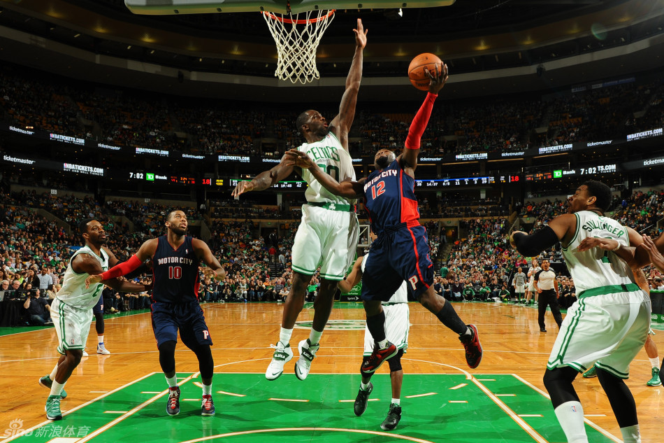 解說：申京在部分場次需要做出犧牲 贏掘金就表現(xiàn)得很不錯