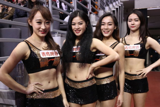 拉莫斯現(xiàn)身伯納烏并祝賀姆巴佩：我早就說過你是No.1