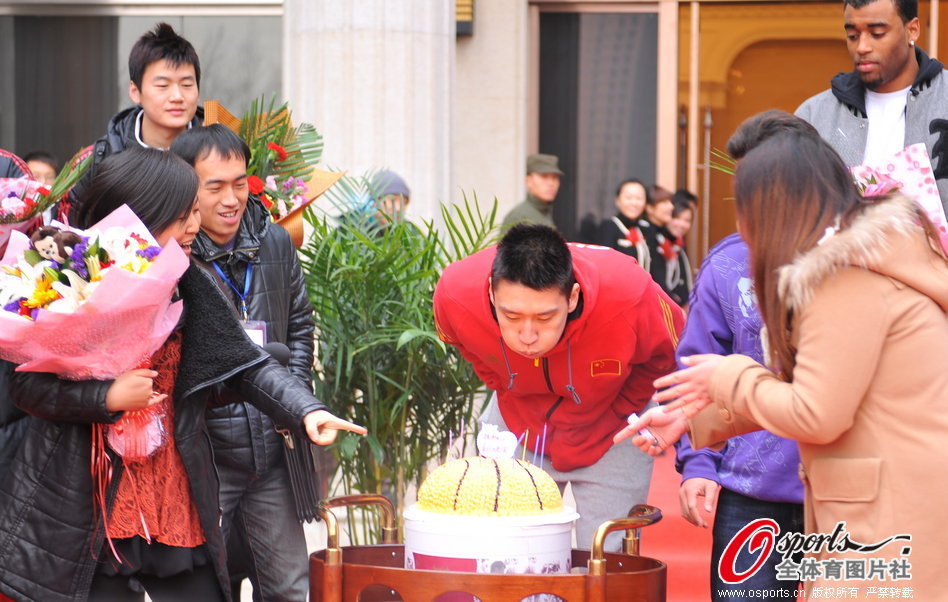 14年亞冠小組賽蒙哥馬利曾作客工體，補時階段飛鏟張呈棟染黃