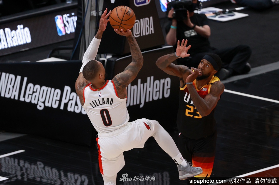 發(fā)揮出色！申京全場20投12中，砍下32分14籃板5助攻