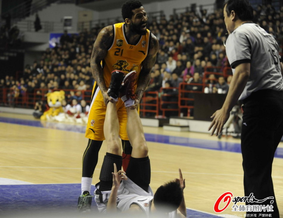 德天空：奧卡福將租借加盟萊比錫&含選擇買斷條款 今天接受體檢