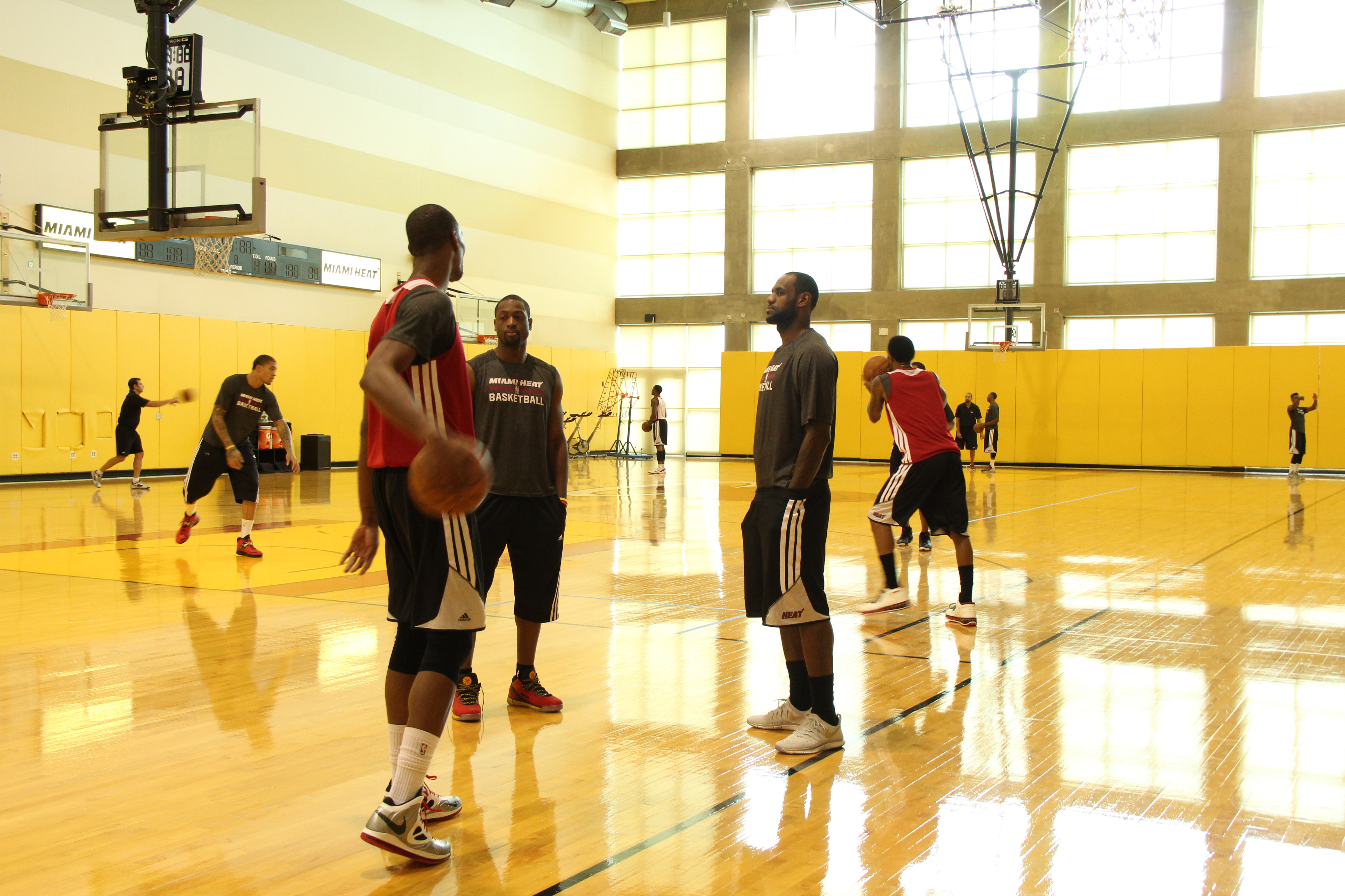 奪冠功臣！意超杯單場打進2球，內(nèi)雷斯是巴西球員第二人