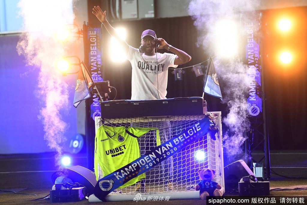 火藥味！追夢霍蘭德對抗后發(fā)生口角，隨后被隊友拉開