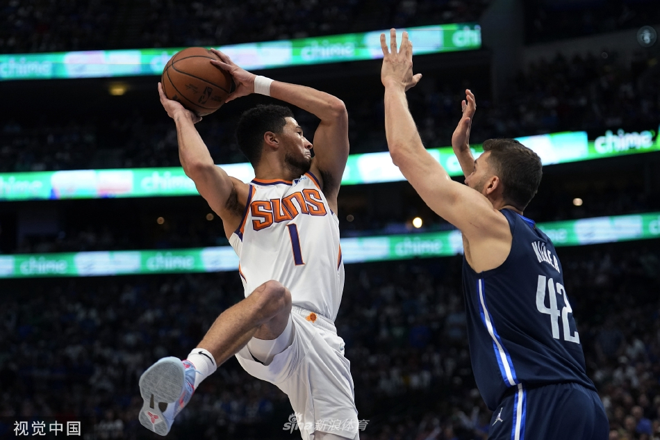 直播吧1月8日訊 NBA常規(guī)賽，籃網(wǎng)首節(jié)以23-21領先魔術。首節(jié)比賽，小邁克爾·波特出戰(zhàn)8分48秒，投籃9中5，三分5中2，得到12分1籃板1助攻1搶斷。