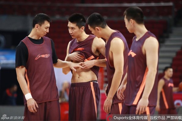 有夢就來湖人大舞臺！活塞小將薩瑟本賽季此前共得7分 今天砍19分