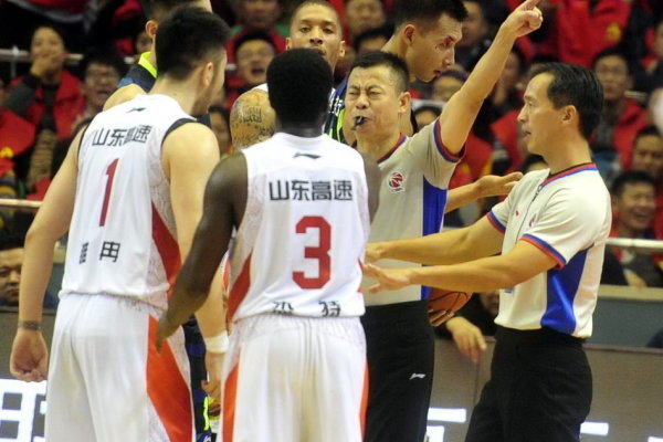 內(nèi)雷斯斷球+精彩小角度破門完成雙響，那不勒斯再下一城