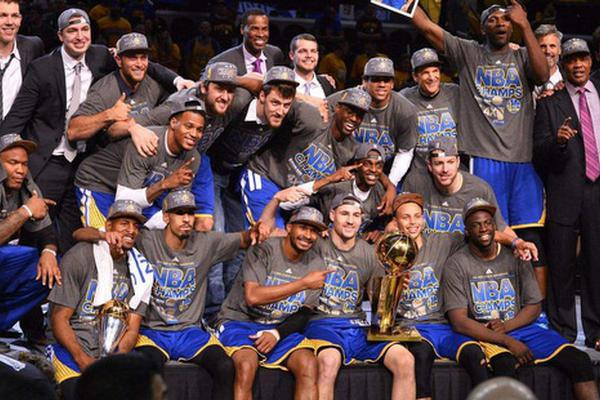 杰倫·約翰遜40+10+5本季聯(lián)盟唯二前鋒&比肩字母哥 后者兩次做到