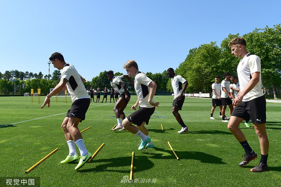 火藥味！追夢霍蘭德對抗后發(fā)生口角，隨后被隊友拉開