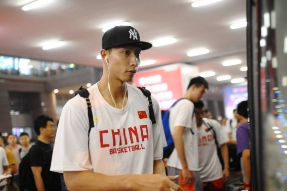 隆戈：米蘭正為約維奇尋找下家，并考慮讓球員免費轉會