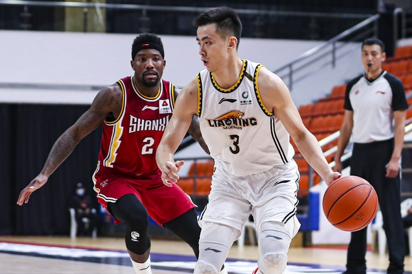 ??快船上半場罰球23中21&出手比熱火多14次 但落后20分