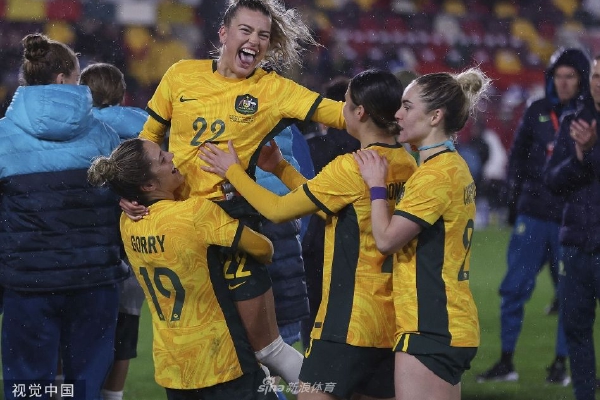 效率不高！愛德華茲打滿首節(jié)7中2拿到10分 三分4中0&正負值