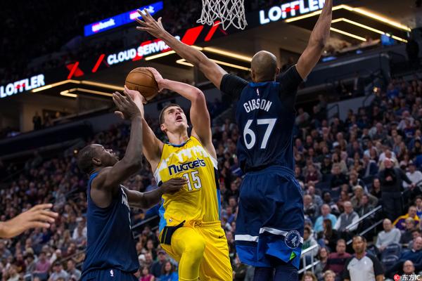 卡恩：維爾茨選擇利物浦而非拜仁，首先是英超吸引力大于德甲2025-07-22 02:22足球德甲拜仁慕尼黑英超利物浦歐冠北京時間7月22日訊 拜仁名宿卡恩在不久前接受采訪，被問及維爾茨選擇利物浦而非拜